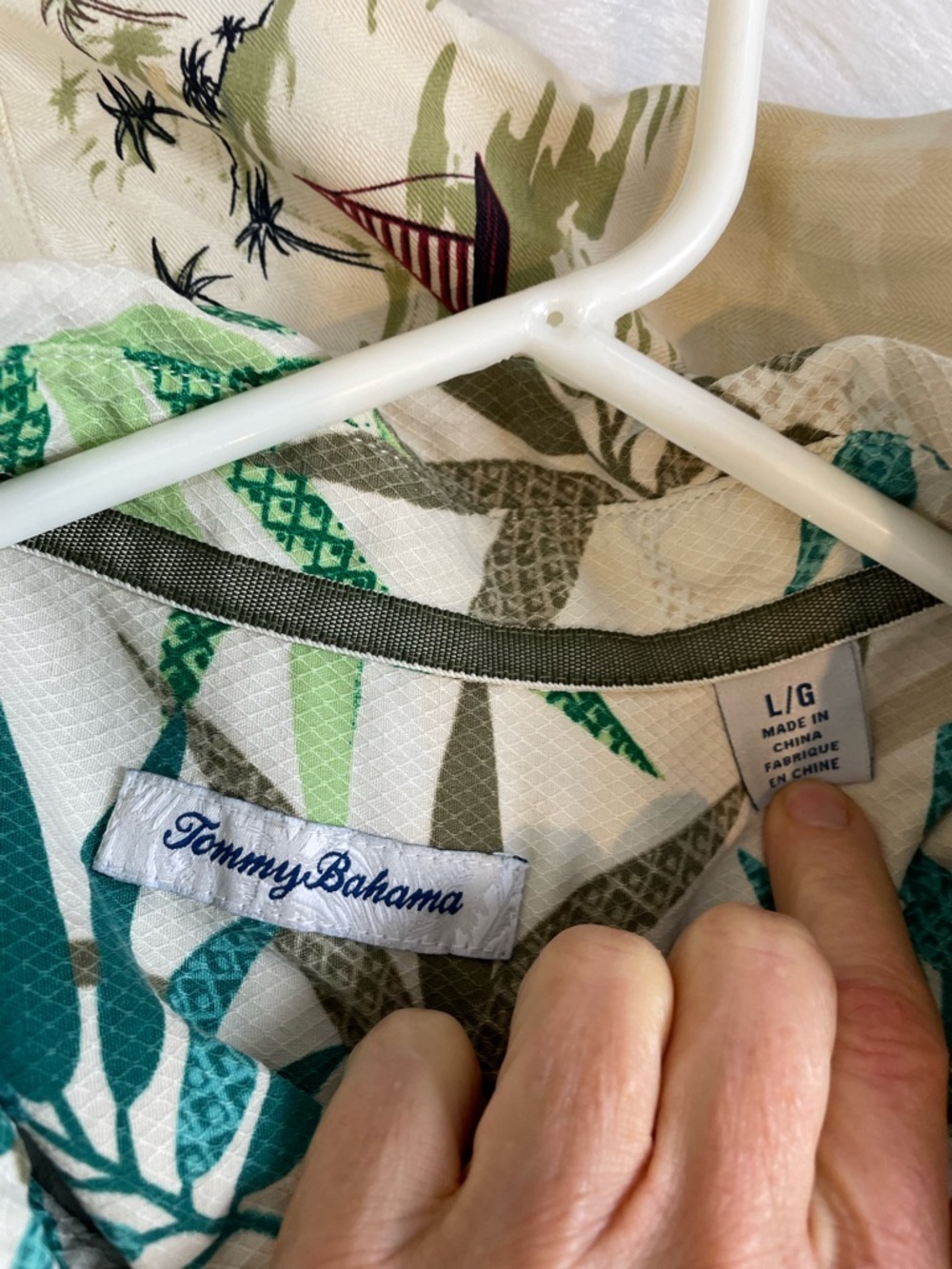Two Silk Hawaiian Shirts Tommy Bahama Joe Marlin Tropical Print Short Sleeve L - Picture 3 of 16